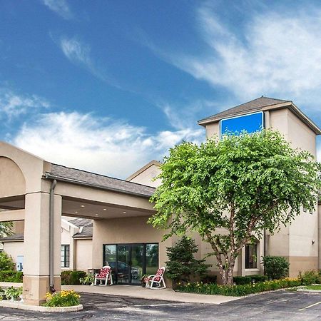 Baymont Inn & Suites By Wyndham Mukwonago Exterior foto
