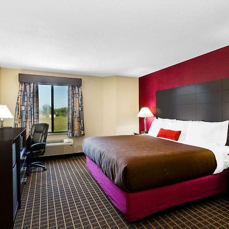 Baymont Inn & Suites By Wyndham Mukwonago Exterior foto