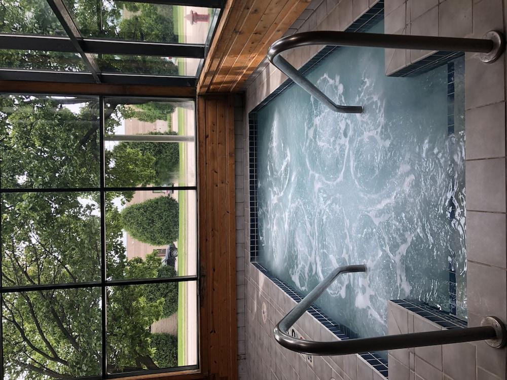 Baymont Inn & Suites By Wyndham Mukwonago Exterior foto