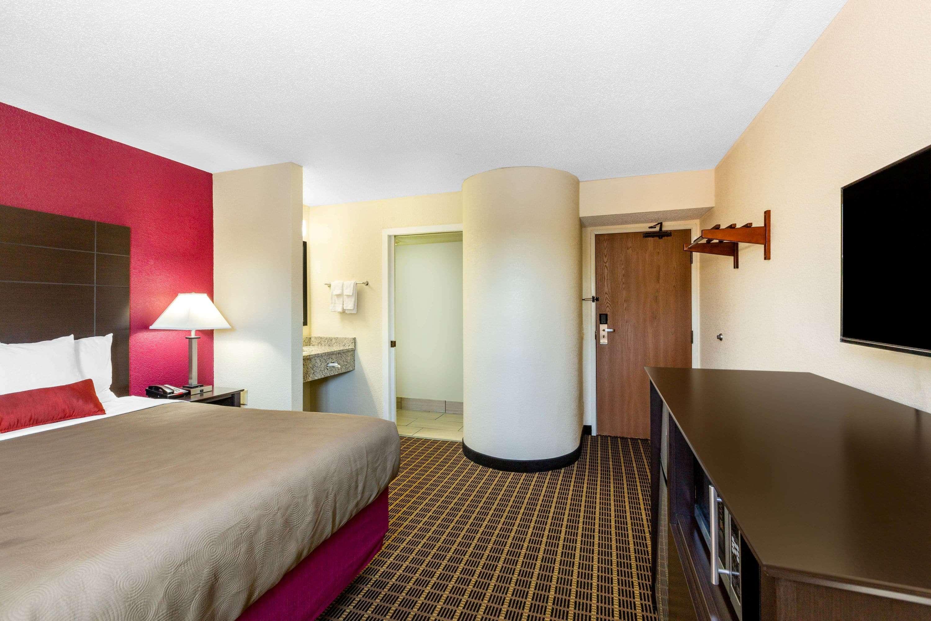 Baymont Inn & Suites By Wyndham Mukwonago Exterior foto