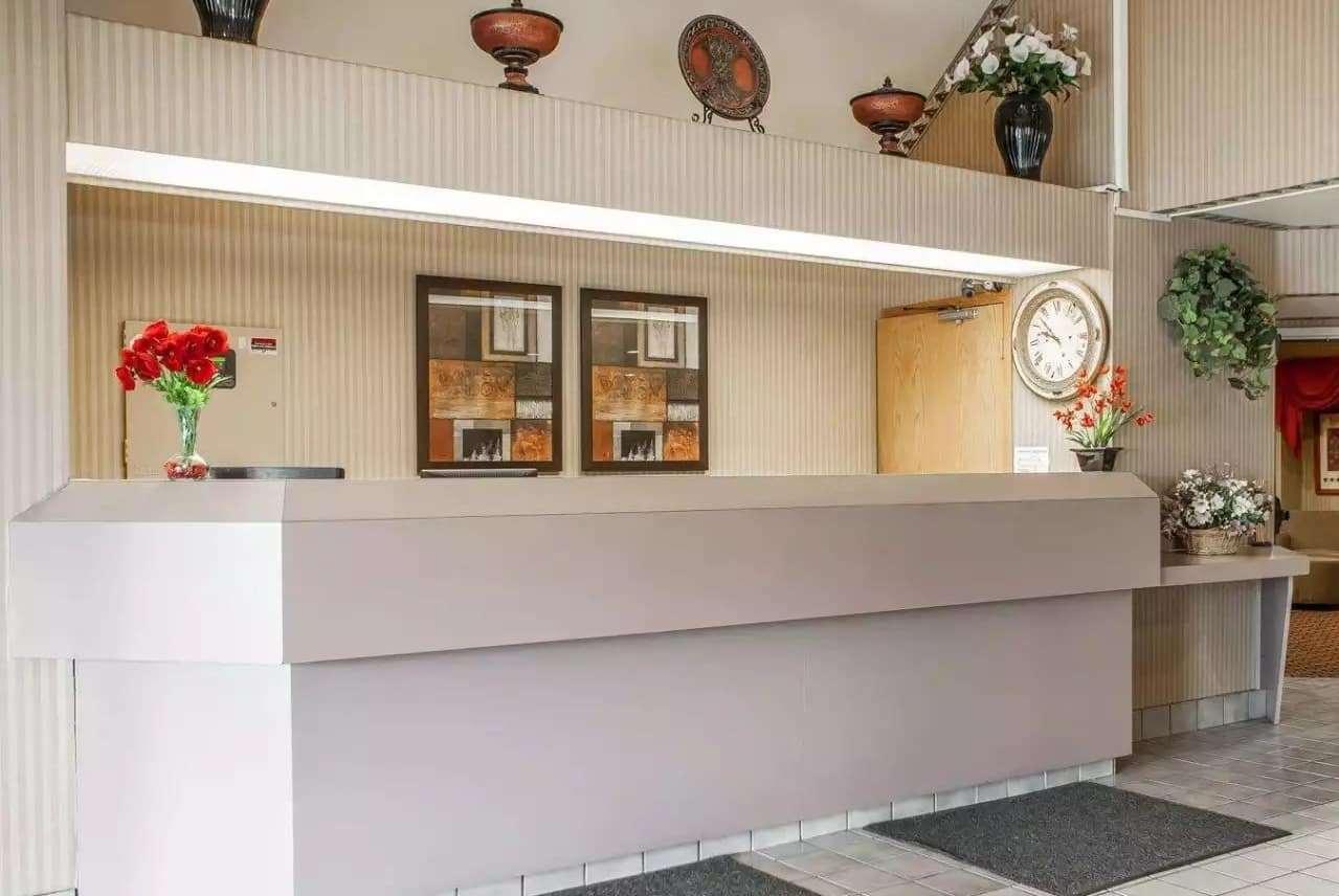 Baymont Inn & Suites By Wyndham Mukwonago Exterior foto
