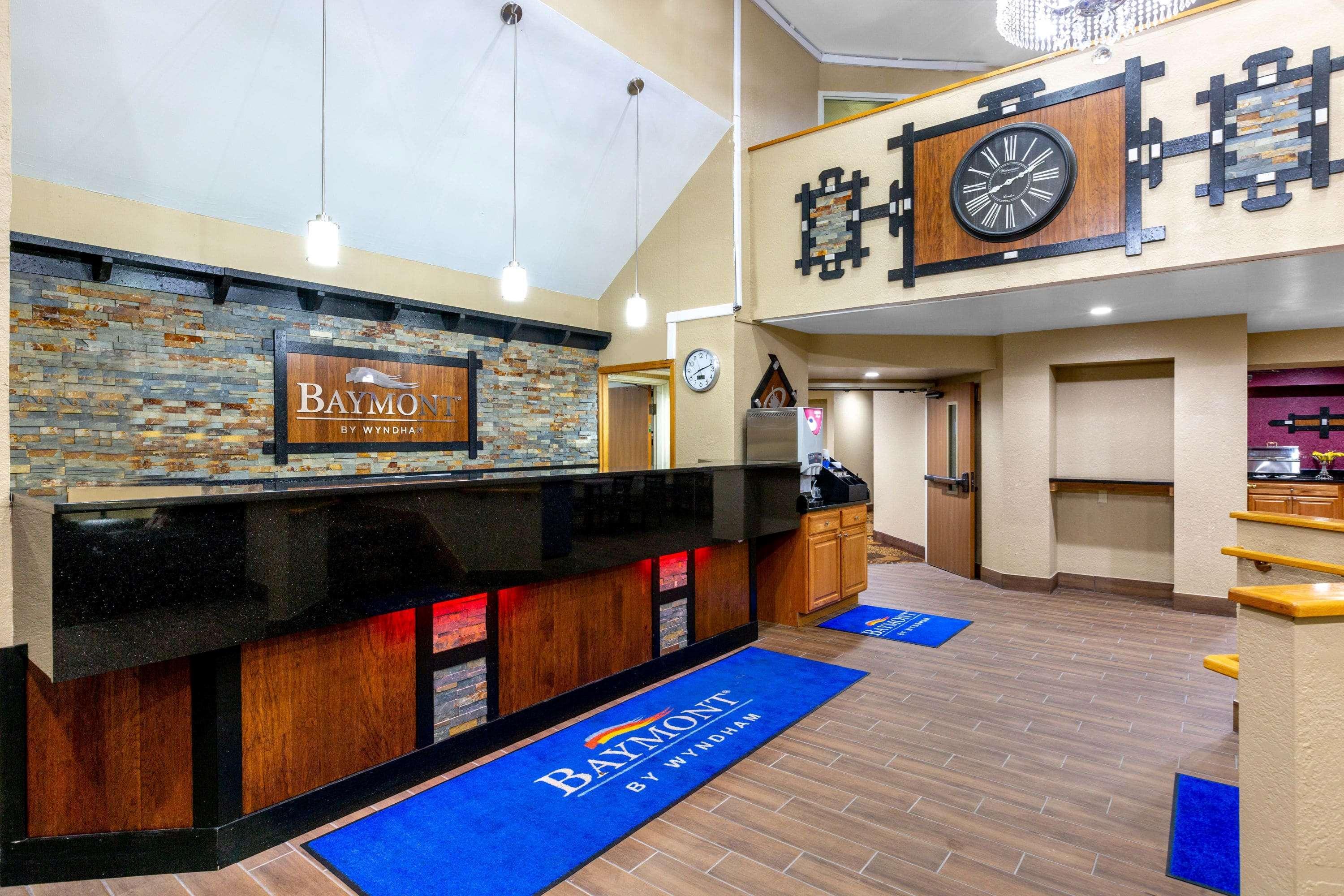 Baymont Inn & Suites By Wyndham Mukwonago Exterior foto
