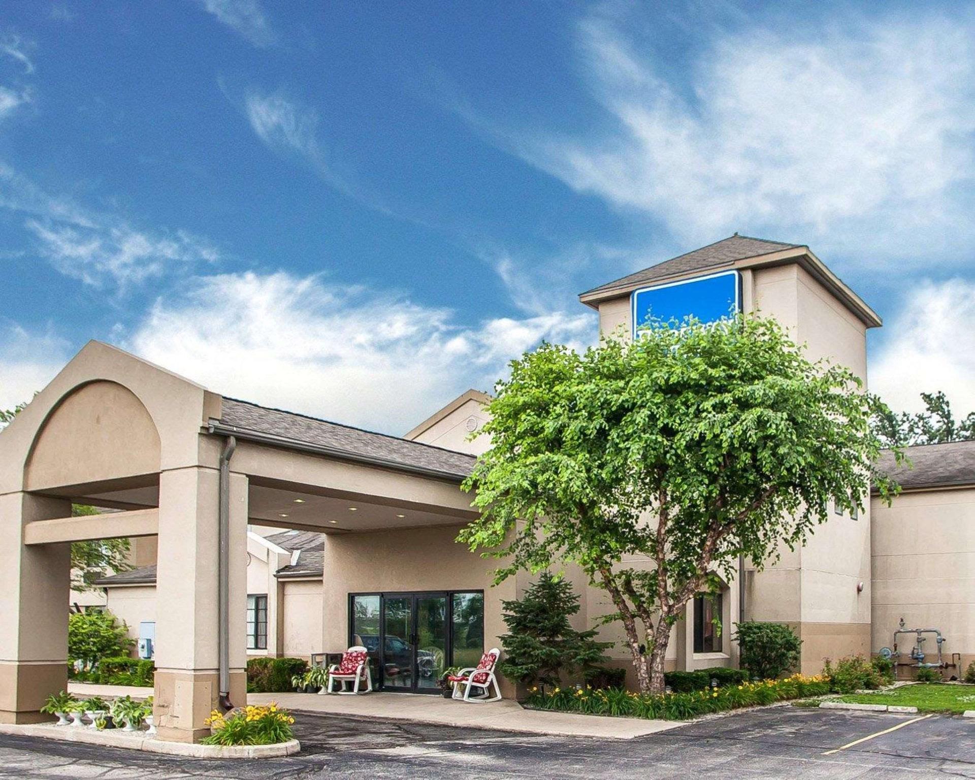 Baymont Inn & Suites By Wyndham Mukwonago Exterior foto