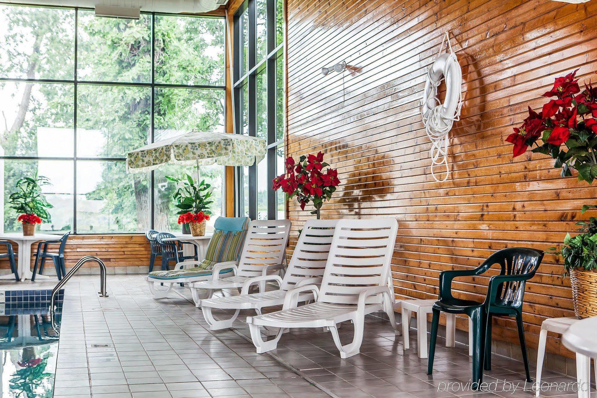 Baymont Inn & Suites By Wyndham Mukwonago Exterior foto
