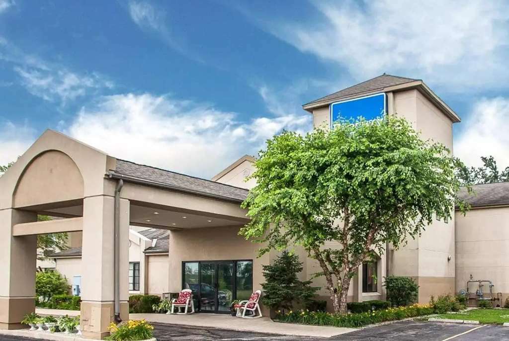 Baymont Inn & Suites By Wyndham Mukwonago Exterior foto