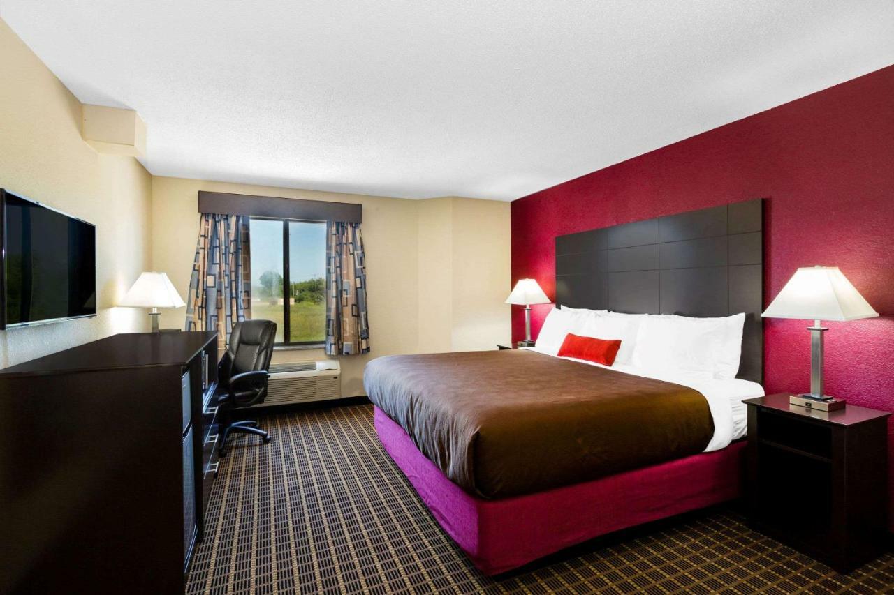 Baymont Inn & Suites By Wyndham Mukwonago Exterior foto
